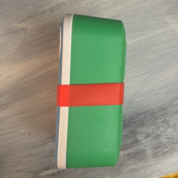 All Boxed Up Lunch Box by Eco One Pirate NWT - Picture 3 of 8